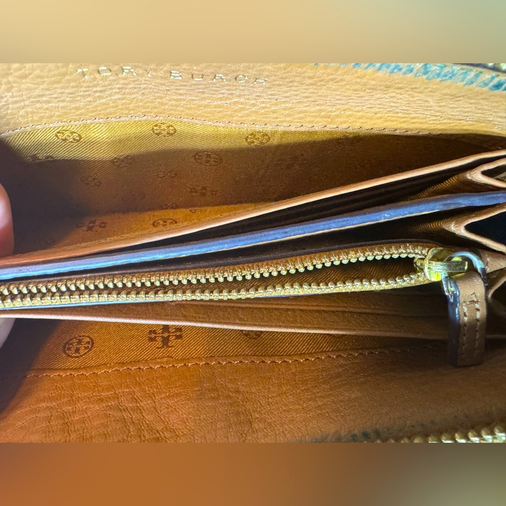 Tory Burch Continental Wallet Thea Zip Pebbled Leather Logo Embossed Tory Burch - Picture 8 of 9